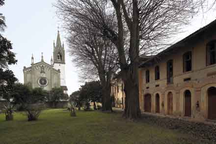 Chiesa parrocchiale di S. Odorico con villa Masolini-Marangoni (ex abbazia benedettina)