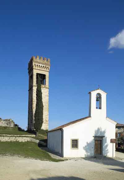 Chiesetta di S. Michele in castello e torre campanaria