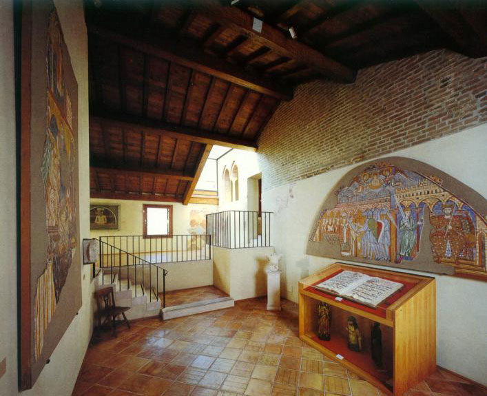 Ambienti del Museo Diocesano con affreschi del secolo XIII (Uccisione di San Tommaso Becket)